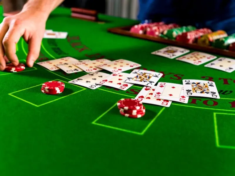 Có nên tải game đánh bài offline?